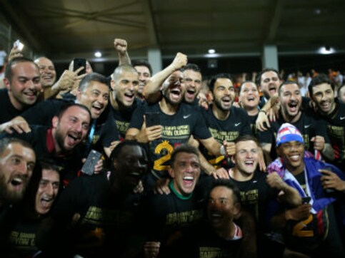 Turkish Super Lig: Galatasaray edge past Goztepe to claim 21st title on tense night in Istanbul Turkish Super Lig: Galatasaray edge past Goztepe to claim 21st title on tense night in Istanbul