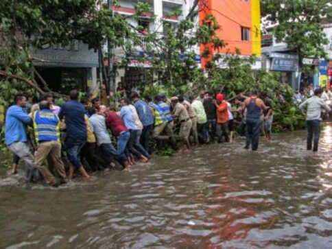 Heavy rain wreaks havoc in Telangana and Andhra Pradesh, kills 10; Met department says more in the offing