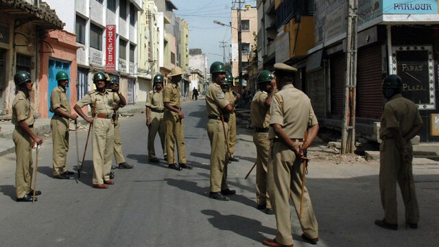Tension prevails in Karnataka's Belagavi district over installation of statue; police lathicharge to disperse crowd Tension prevails in Karnataka's Belagavi district over installation of statue; police lathicharge to disperse crowd