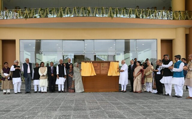 Modi and Hasina also inaugurated the Bangladesh Bhavan in Santiniketan. The prime minister said that the Bangladesh Bhavan is a reflection of the two nations' cultural ties. Twitter @narendramodi Modi and Hasina also inaugurated the Bangladesh Bhavan in Santiniketan. The prime minister said that the Bangladesh Bhavan is a reflection of the two nations' cultural ties. Twitter @narendramodi