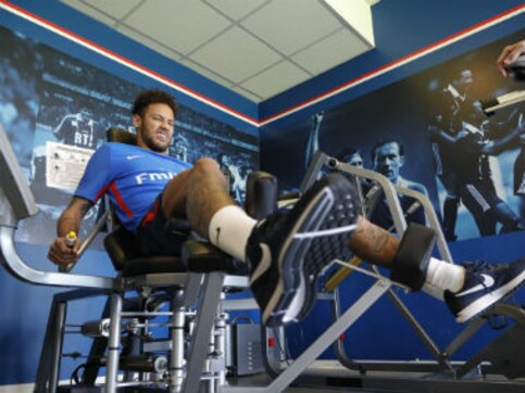 Ligue 1: Neymar returns to Paris Saint-Germain training centre following successful surgery on right foot Ligue 1: Neymar returns to Paris Saint-Germain training centre following successful surgery on right foot