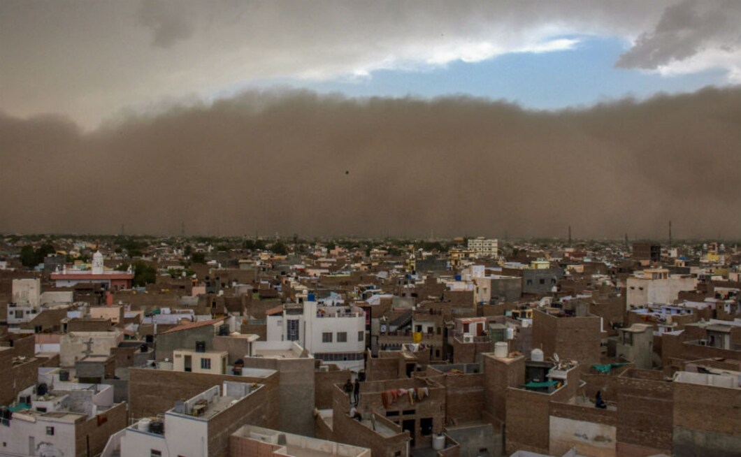 At least 183 others were injured as a massive dust storm, followed by thunder showers, snapped power lines and sent tin roofs and street hoardings flying in parts of eastern Rajasthan and the adjoining areas of Uttar Pradesh. PTI At least 183 others were injured as a massive dust storm, followed by thunder showers, snapped power lines and sent tin roofs and street hoardings flying in parts of eastern Rajasthan and the adjoining areas of Uttar Pradesh. PTI