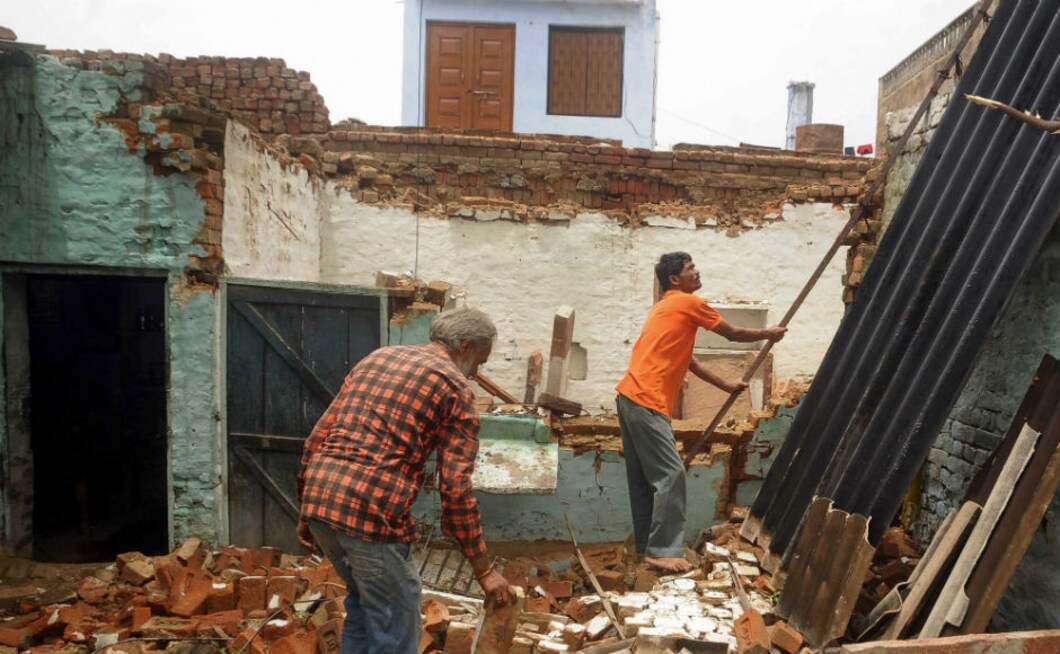 Agra district was the worst hit, accounting for at least 43 deaths and injuries to 51 others, officials said. Besides Agra, the other storm-hit Uttar Pradesh districts were Bijnor, Bareli, Saharanpur, Pilibhit, Firozabad, Chitrakoot, Muzaffarnagar, Rae Bareli and Unnao. PTI Agra district was the worst hit, accounting for at least 43 deaths and injuries to 51 others, officials said. Besides Agra, the other storm-hit Uttar Pradesh districts were Bijnor, Bareli, Saharanpur, Pilibhit, Firozabad, Chitrakoot, Muzaffarnagar, Rae Bareli and Unnao. PTI