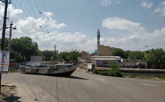 Thracepuram saw maximum causalities, with more than 20 residents being hospitalised. After the firing at the collector's office, police forces entered the area and opened fire. Image courtesy: Greeshma Rai Thracepuram saw maximum causalities, with more than 20 residents being hospitalised. After the firing at the collector's office, police forces entered the area and opened fire. Image courtesy: Greeshma Rai