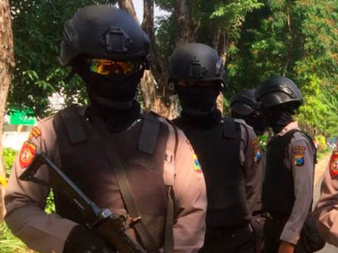 Indonesia rocked by fifth bomb attack in two days; death toll reaches 16 as police suspect Islamic State involvement Indonesia rocked by fifth bomb attack in two days; death toll reaches 16 as police suspect Islamic State involvement