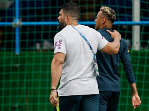 FIFA World Cup 2018: Brazil star Neymar limps off during team's training session ahead of Costa Rica tie FIFA World Cup 2018: Brazil star Neymar limps off during team's training session ahead of Costa Rica tie