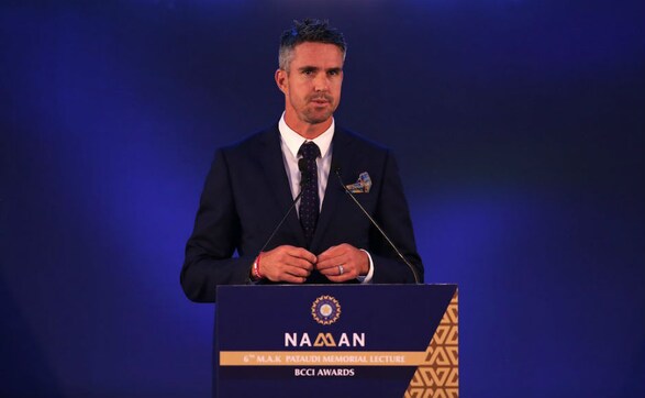 Virat Kohli receives Polly Umrigar Award; Kevin Pietersen strikes emotional chord with speech on saving Test cricket Virat Kohli receives Polly Umrigar Award; Kevin Pietersen strikes emotional chord with speech on saving Test cricket