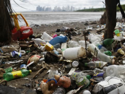 Railways awaits Maharashtra govt response to implement ban on plastic items, penalise violators Railways awaits Maharashtra govt response to implement ban on plastic items, penalise violators