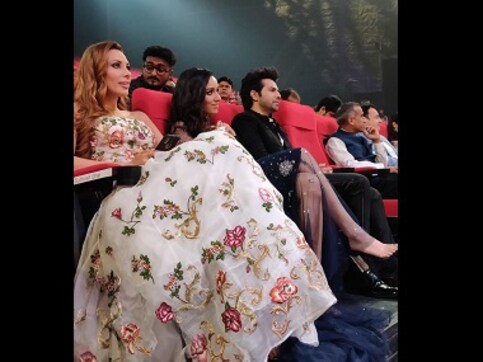 IIFA Rocks 2018: Pritam pays tribute to Dadasaheb Phalke; Nushrat Bharucha, Mouni Roy perform IIFA Rocks 2018: Pritam pays tribute to Dadasaheb Phalke; Nushrat Bharucha, Mouni Roy perform