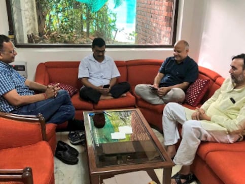 Delhi dharna politics: Arvind Kejriwal makes fresh appeal to PM; fasting ministers fear forced evacuation from L-G office Delhi dharna politics: Arvind Kejriwal makes fresh appeal to PM; fasting ministers fear forced evacuation from L-G office