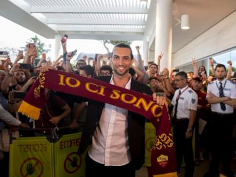 Serie A: Argentina midfielder Javier Pastore joins AS Roma from Paris Saint-Germain Serie A: Argentina midfielder Javier Pastore joins AS Roma from Paris Saint-Germain