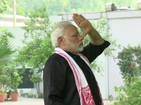 Narendra Modi tweets #HumFitTohIndiaFit video, nominates HD Kumaraswamy and CWG champ Manika Batra Narendra Modi tweets #HumFitTohIndiaFit video, nominates HD Kumaraswamy and CWG champ Manika Batra