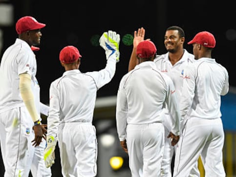 West Indies vs Sri Lanka: Shannon Gabriel, Kemar Roach give hosts upper hand on rain-curtailed second day West Indies vs Sri Lanka: Shannon Gabriel, Kemar Roach give hosts upper hand on rain-curtailed second day