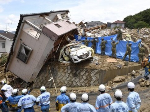 Japan floods: Shinzo Abe cancels four-nation visit as toll rises to 100; more than 60 still unaccounted for Japan floods: Shinzo Abe cancels four-nation visit as toll rises to 100; more than 60 still unaccounted for