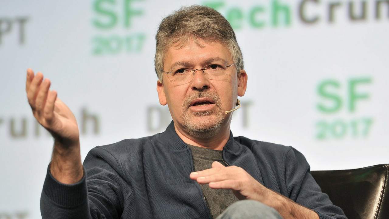 Apple hires former Google employee John Giannandrea to head Core ML and Siri teams