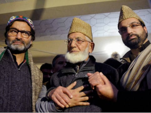 Kashmir shutdown: Separatists' call for strike disrupts life in Valley; shops closed, public transport off roads Kashmir shutdown: Separatists' call for strike disrupts life in Valley; shops closed, public transport off roads