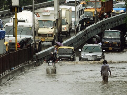 Mumbai rains: For citizens, this year's monsoon has been a tale of traffic jams, waterlogging and cracking bridges Mumbai rains: For citizens, this year's monsoon has been a tale of traffic jams, waterlogging and cracking bridges