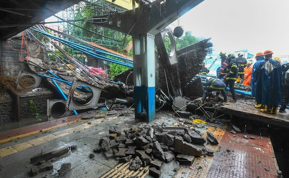 Bridge at Andheri station collapses due to continuous heavy rain; Piyush Goyal orders inquiry Bridge at Andheri station collapses due to continuous heavy rain; Piyush Goyal orders inquiry