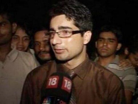 Shah Faesal is no 'martyr' for free speech; about time his sophistry and shifting of goalposts is called out Shah Faesal is no 'martyr' for free speech; about time his sophistry and shifting of goalposts is called out