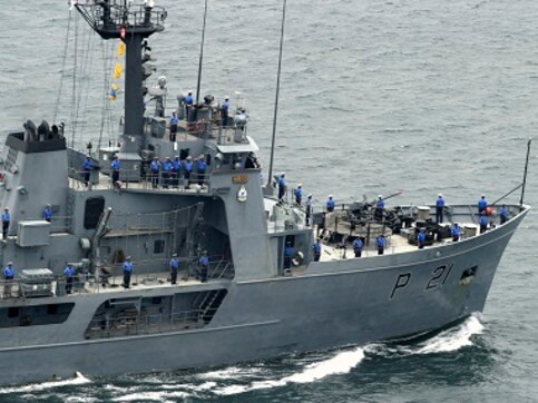 Sri Lanka Navy arrests 13 Tamil Nadu fishermen near island nation's coast; authorities lodge them in Jaffna's Kangesanthurai Sri Lanka Navy arrests 13 Tamil Nadu fishermen near island nation's coast; authorities lodge them in Jaffna's Kangesanthurai