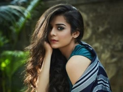 Mithila Palkar on Karwaan: Working with Irrfan and Dulquer was daunting, but they eased me into it Mithila Palkar on Karwaan: Working with Irrfan and Dulquer was daunting, but they eased me into it