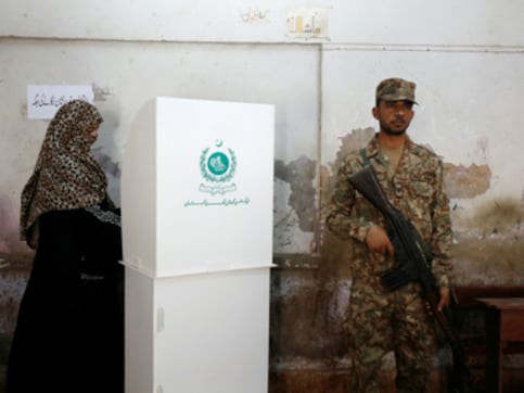 Pakistan Election Results 2018: As counting begins, real contest between voters and establishment Pakistan Election Results 2018: As counting begins, real contest between voters and establishment
