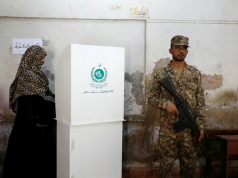Pakistan General Election 2018: Politicians, journalists, analysts raise concern about allegations of rigging Pakistan General Election 2018: Politicians, journalists, analysts raise concern about allegations of rigging