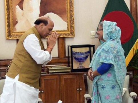 Rajnath Singh in Dhaka: Possible to end terror if countries in region join hands, home minister tells Sheikh Hasina Rajnath Singh in Dhaka: Possible to end terror if countries in region join hands, home minister tells Sheikh Hasina