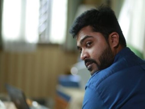 Jyothika-starrer Kaatrin Mozhi, Tamil remake of Tumhari Sulu, ropes in Simbu for pivotal role