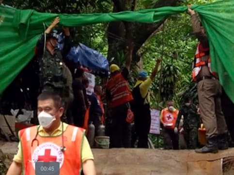 Thailand cave rescue: All 12 boys and coach rescued safely; four rescue divers yet to emerge Thailand cave rescue: All 12 boys and coach rescued safely; four rescue divers yet to emerge