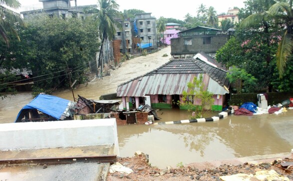 Kerala rains: Toll rises to 87, National Crisis Management Committee reviews situation along with Service chiefs Kerala rains: Toll rises to 87, National Crisis Management Committee reviews situation along with Service chiefs