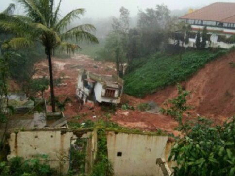 Kerala rains: Centre to send 35 NDRF teams to shore up rescue operations; 18 teams already present in state