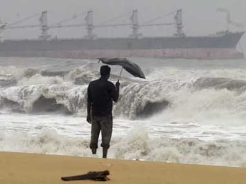 Cyclone Fani to make landfall in Odisha's Puri on 3 May; Navy, NDRF, state authorities on alert Cyclone Fani to make landfall in Odisha's Puri on 3 May; Navy, NDRF, state authorities on alert