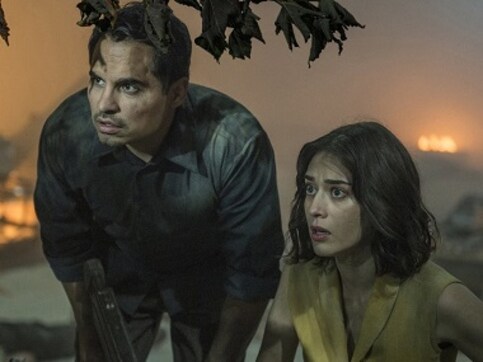 Extinction movie review: A low-budget alien invasion drama powered by clever writing, strong performances Extinction movie review: A low-budget alien invasion drama powered by clever writing, strong performances