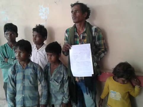 Chattarpur, MP: Being denied govt assistance to rebuild his roofless house for over a decade, a Dalit labourer contemplates suicide Chattarpur, MP: Being denied govt assistance to rebuild his roofless house for over a decade, a Dalit labourer contemplates suicide