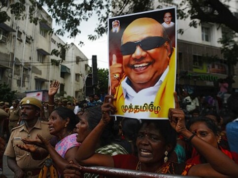 Karunanidhi passes away at 94: Narendra Modi calls DMK chief a deep-rooted mass leader; Rajinikanth says it's a 'black day' Karunanidhi passes away at 94: Narendra Modi calls DMK chief a deep-rooted mass leader; Rajinikanth says it's a 'black day'
