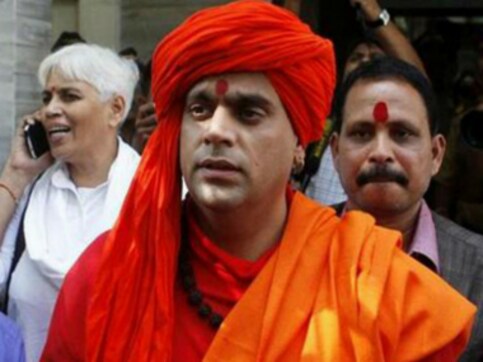 Kerala floods: Hindu Mahasabha's Swami Chakrapani says it is sin to rescue beef-eaters, those who don't kill animals should be helped Kerala floods: Hindu Mahasabha's Swami Chakrapani says it is sin to rescue beef-eaters, those who don't kill animals should be helped