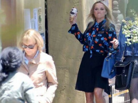 Twitter reacts to Reese Witherspoon throwing ice cream at Meryl Streep during Big Little Lies shoot Twitter reacts to Reese Witherspoon throwing ice cream at Meryl Streep during Big Little Lies shoot