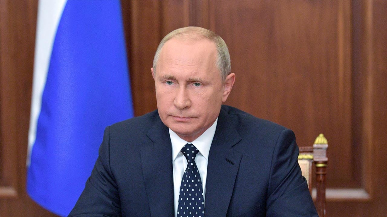 Putin signs law to help Russia have sovereign internet that can be disconnected at will