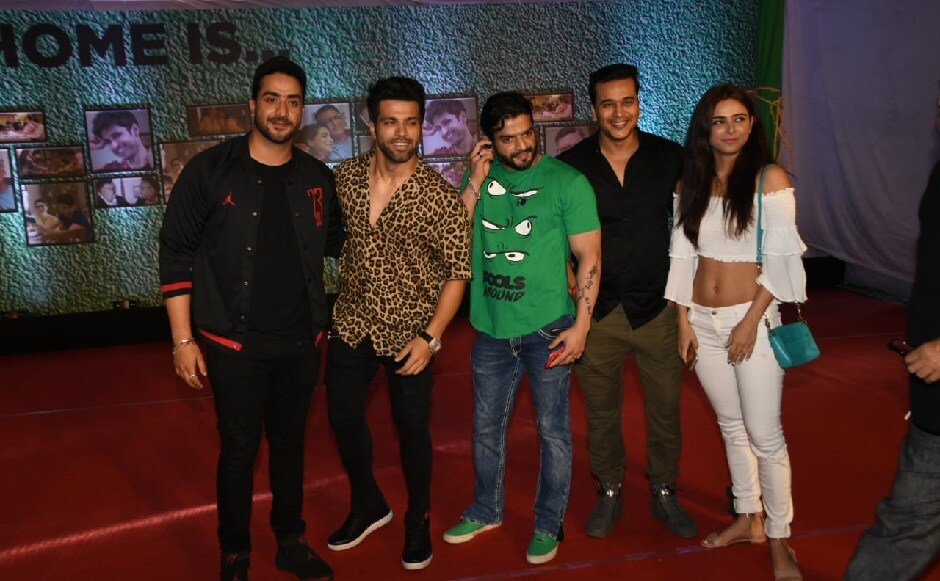 Television actors Rithvik Dhanjani, Aly Gony and Karan Patel along with others attend Home special screening Television actors Rithvik Dhanjani, Aly Gony and Karan Patel along with others attend Home special screening