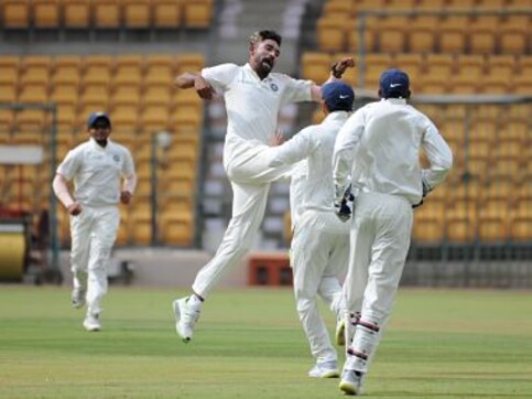 Mohammed Siraj's fiery spell of bowling helps India A close in on victory against South Africa A Mohammed Siraj's fiery spell of bowling helps India A close in on victory against South Africa A