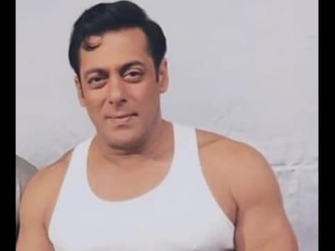 Bharat: Salman Khan's film to now release simultaneously in Hindi, Tamil, Malayalam, Telugu Bharat: Salman Khan's film to now release simultaneously in Hindi, Tamil, Malayalam, Telugu