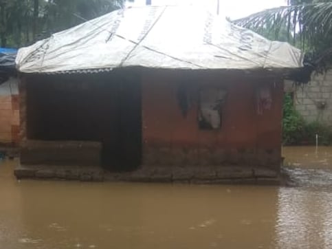 Kerala floods: Houses in Wayanad villages submerge in water; residents shifted to schools as rescue and relief work picks up Kerala floods: Houses in Wayanad villages submerge in water; residents shifted to schools as rescue and relief work picks up