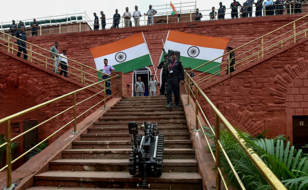 During dress rehearsals, Bomb Disposal Squad (BDS) was also present to maintain security at the Red Fort and kept vigil during preparations. According to announcements parking facilities would remain unavailable at the Delhi Metro stations from 6 am on 14 August till 2 pm on 15 August for security measures. PTI During dress rehearsals, Bomb Disposal Squad (BDS) was also present to maintain security at the Red Fort and kept vigil during preparations. According to announcements parking facilities would remain unavailable at the Delhi Metro stations from 6 am on 14 August till 2 pm on 15 August for security measures. PTI