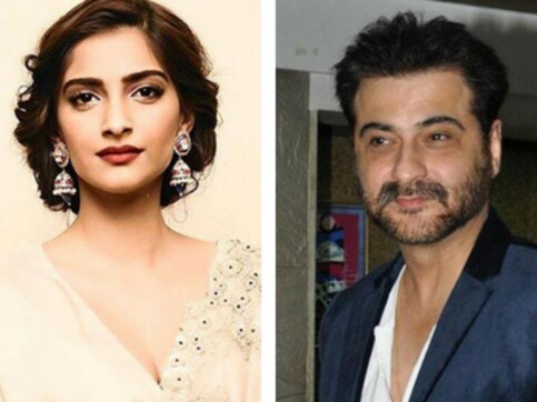 Sonam Kapoor kicks off shooting for The Zoya Factor with uncle Sanjay, Sikander Kher in Mumbai Sonam Kapoor kicks off shooting for The Zoya Factor with uncle Sanjay, Sikander Kher in Mumbai