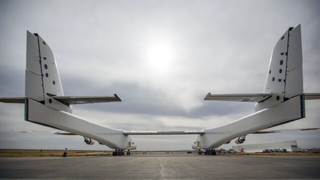 World's largest aircraft Stratolaunch to start taking rockets to space by 2020 World's largest aircraft Stratolaunch to start taking rockets to space by 2020