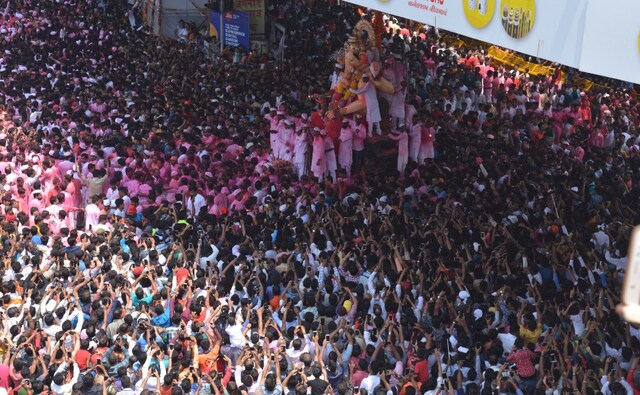 The last day of Ganeshotsav, which began on 13 September, saw people come together to bid farewell to the deity. Sachin Gokhale/Firstpost The last day of Ganeshotsav, which began on 13 September, saw people come together to bid farewell to the deity. Sachin Gokhale/Firstpost