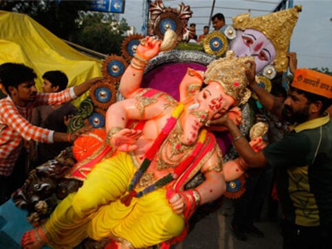 Ganesh Chaturthi: 10-day long Hindu festival of elephant god kicks off with great zeal, religious fervour across India Ganesh Chaturthi: 10-day long Hindu festival of elephant god kicks off with great zeal, religious fervour across India