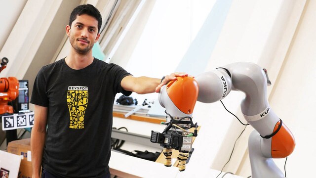 MIT develops system called 'Dense Object Nets' that teaches robots how to see MIT develops system called 'Dense Object Nets' that teaches robots how to see