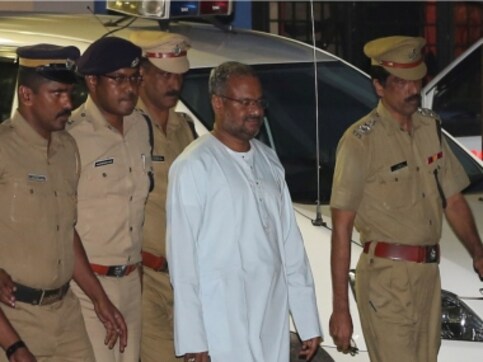 Rape-accused Bishop Franco Mulakkal granted conditional bail by Kerala HC; priest to surrender passport, barred from state Rape-accused Bishop Franco Mulakkal granted conditional bail by Kerala HC; priest to surrender passport, barred from state